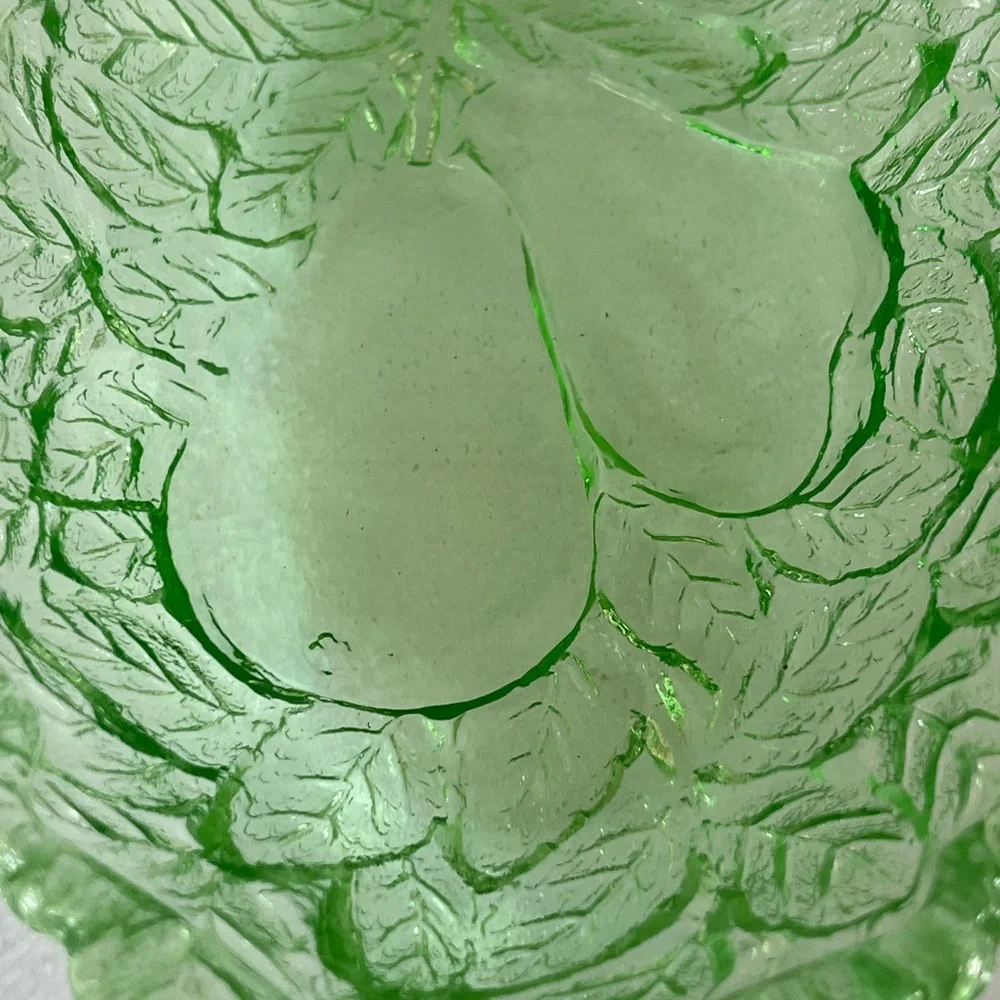 Indiana Glass Uranium Avocado Dish